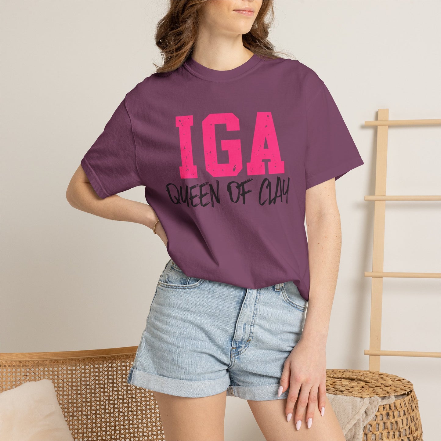 IGA Swiatek - Queen of Clay T-Shirt — Funny Pottery Mom Shirt
