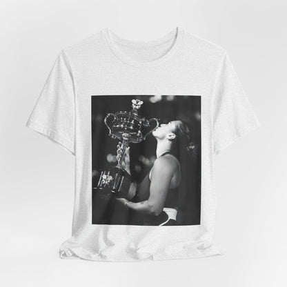 Tennis Champion Sabalenka — Wimbledon trophy moment graphic T-Shirt