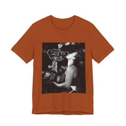 Tennis Champion Sabalenka — Wimbledon trophy moment graphic T-Shirt