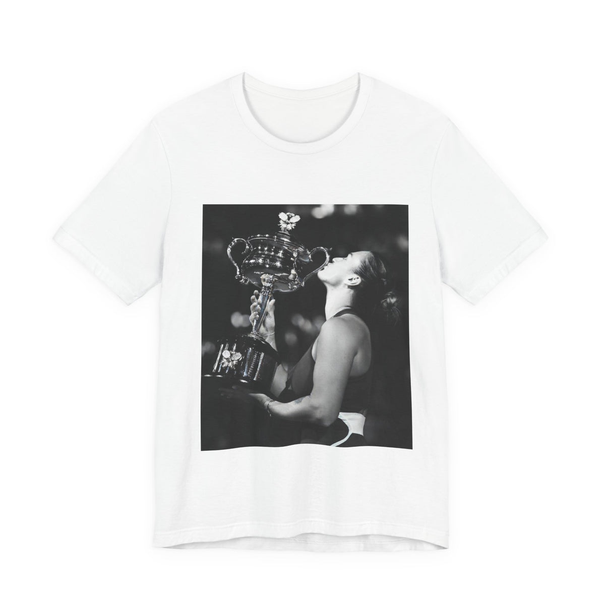 Tennis Champion Sabalenka — Wimbledon trophy moment graphic T-Shirt