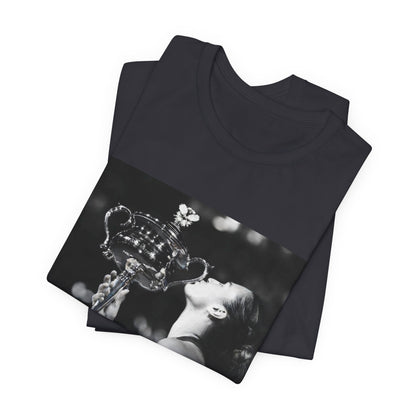 Tennis Champion Sabalenka — Wimbledon trophy moment graphic T-Shirt