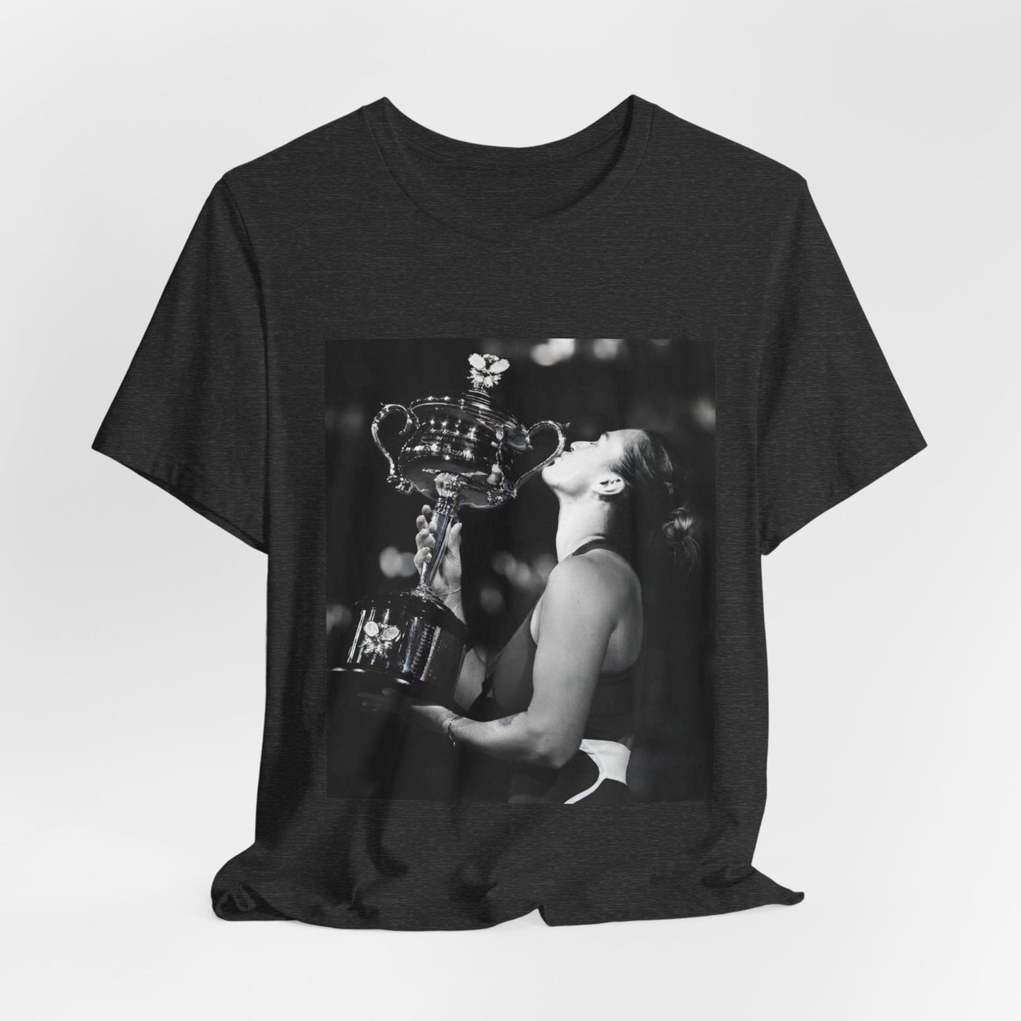 Tennis Champion Sabalenka — Wimbledon trophy moment graphic T-Shirt