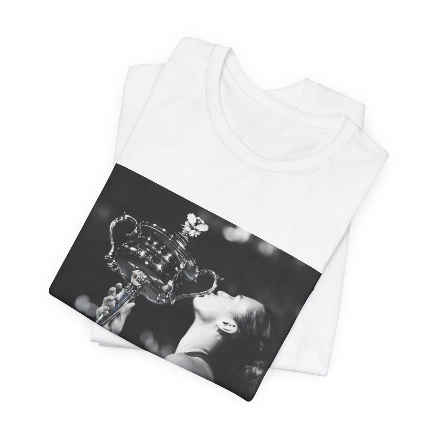 Tennis Champion Sabalenka — Wimbledon trophy moment graphic T-Shirt