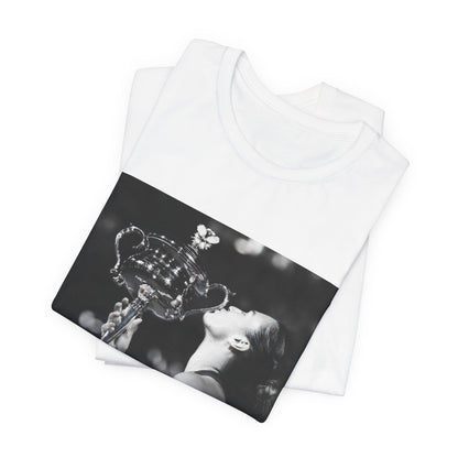 Tennis Champion Sabalenka — Wimbledon trophy moment graphic T-Shirt