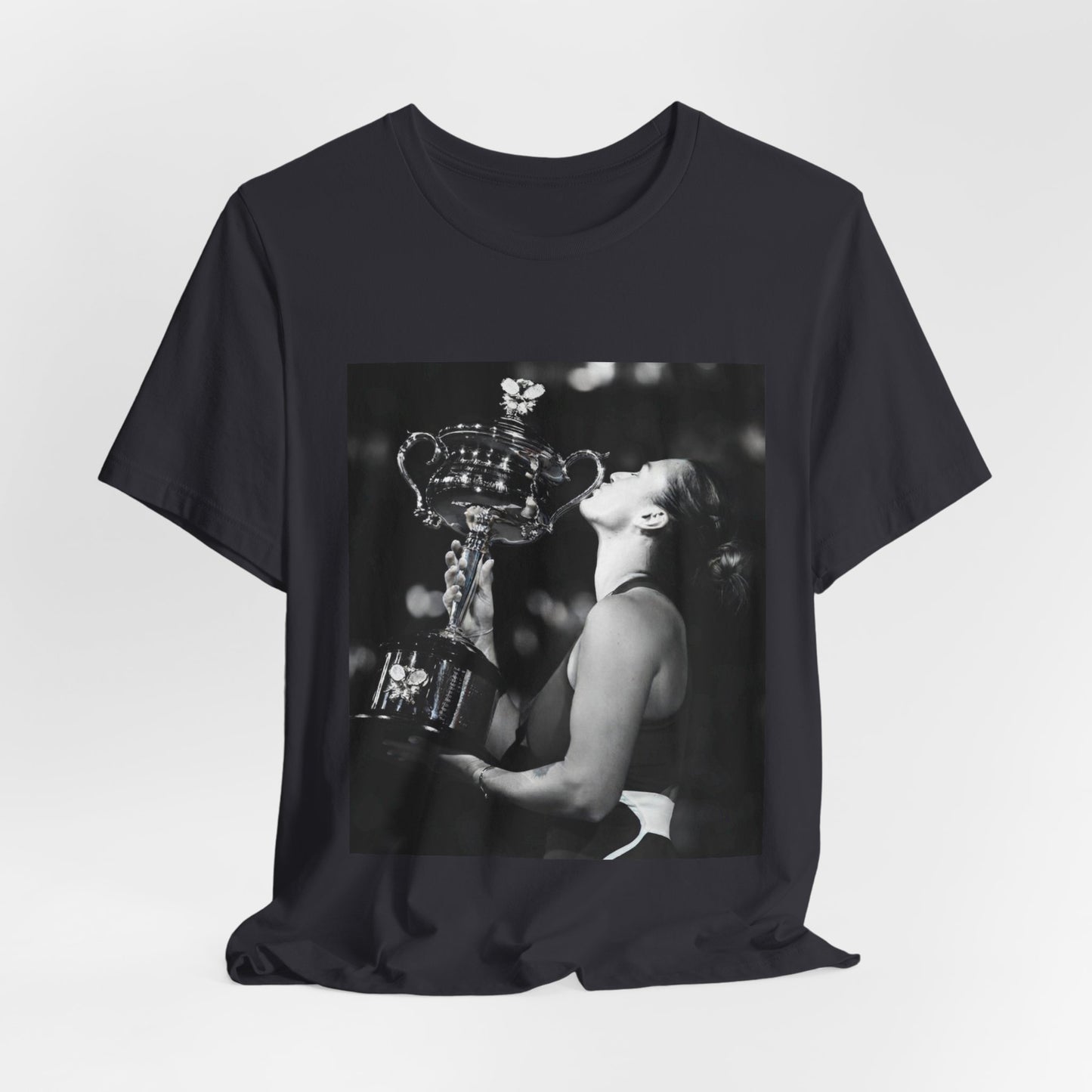 Tennis Champion Sabalenka — Wimbledon trophy moment graphic T-Shirt