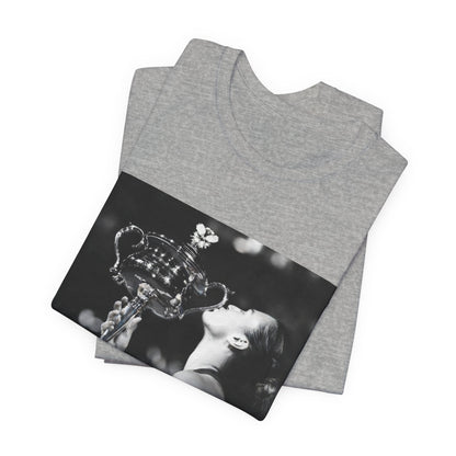 Tennis Champion Sabalenka — Wimbledon trophy moment graphic T-Shirt