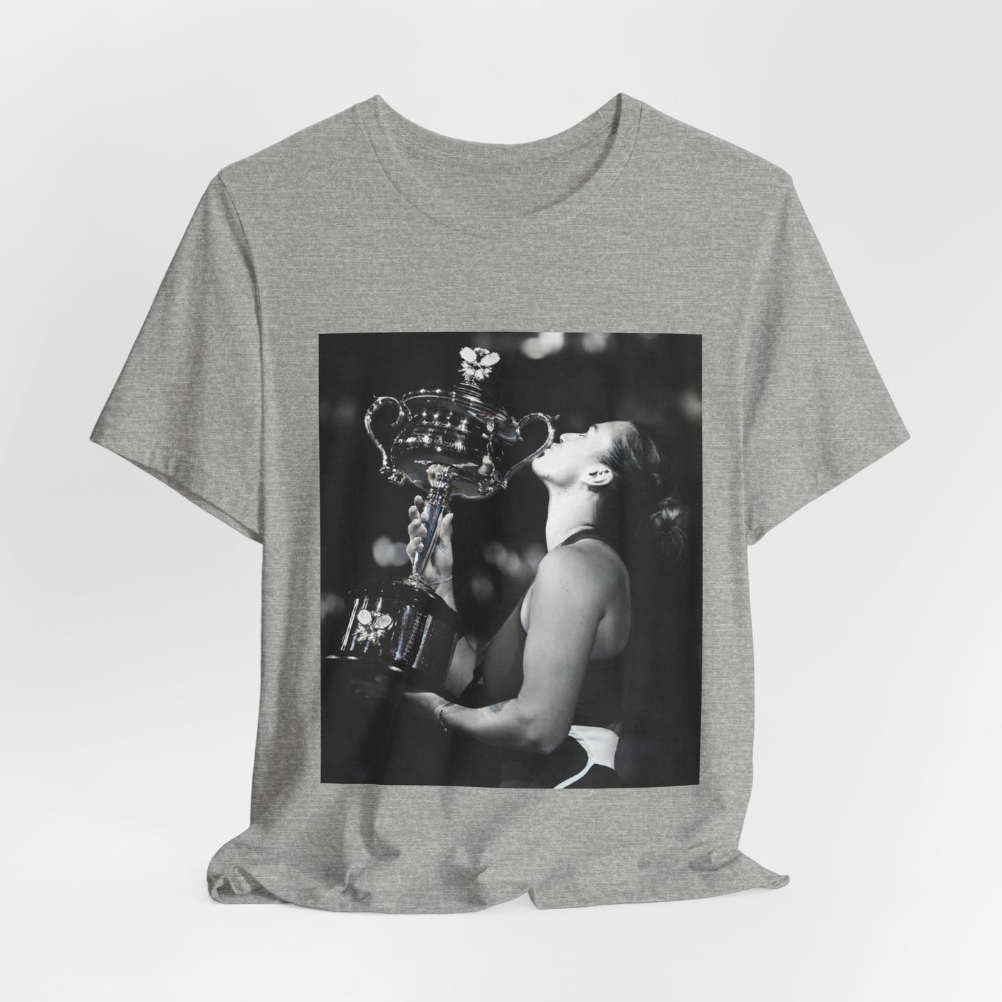 Tennis Champion Sabalenka — Wimbledon trophy moment graphic T-Shirt
