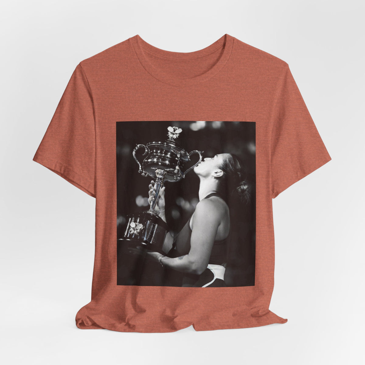 Tennis Champion Sabalenka — Wimbledon trophy moment graphic T-Shirt