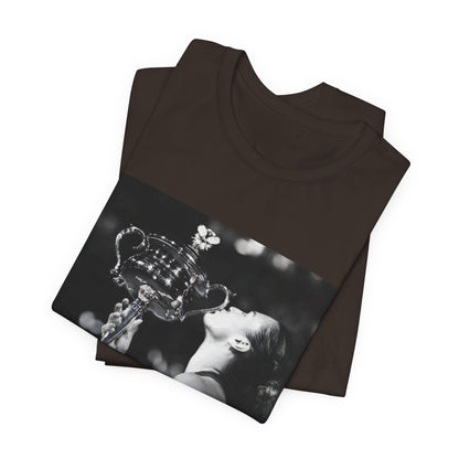 Tennis Champion Sabalenka — Wimbledon trophy moment graphic T-Shirt