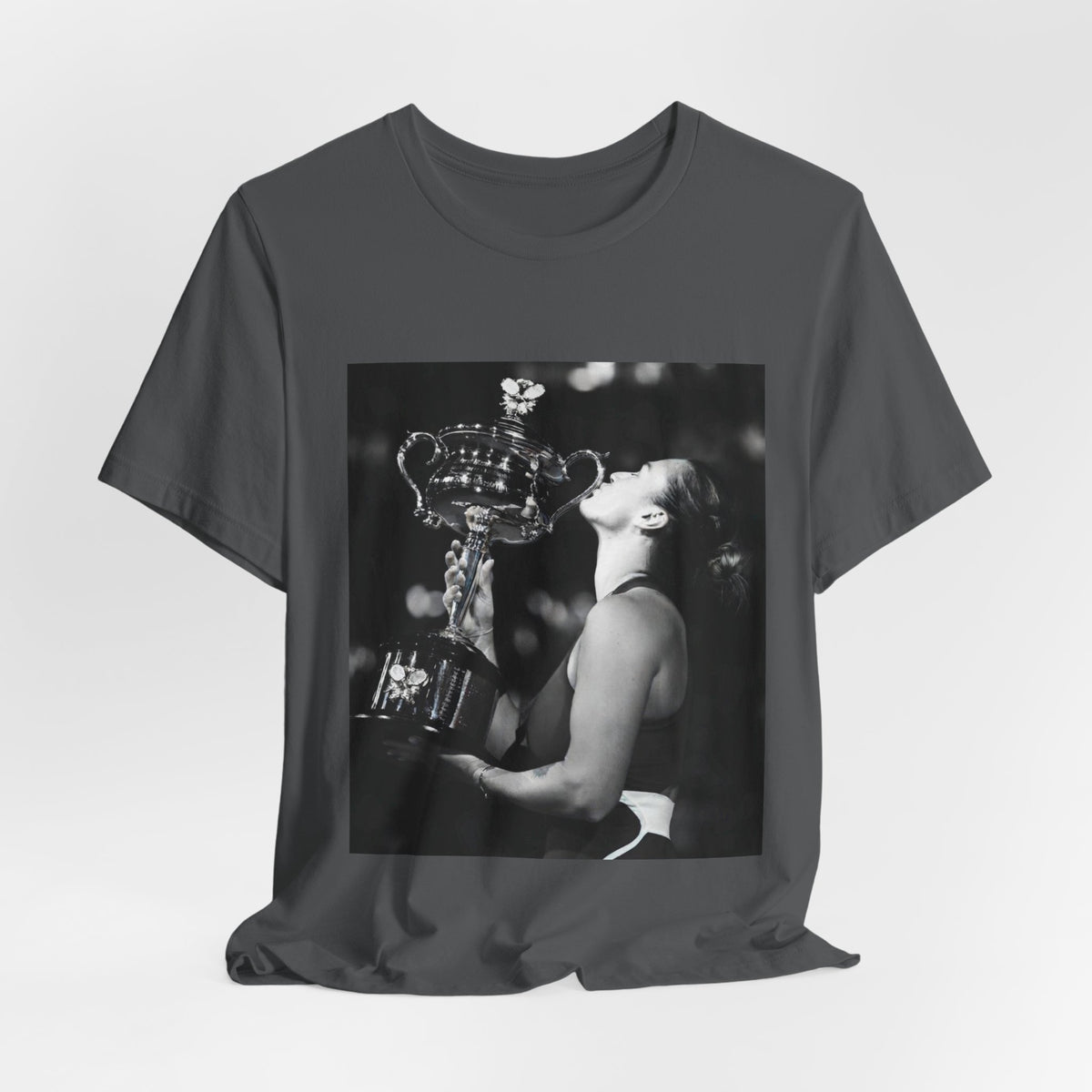Tennis Champion Sabalenka — Wimbledon trophy moment graphic T-Shirt