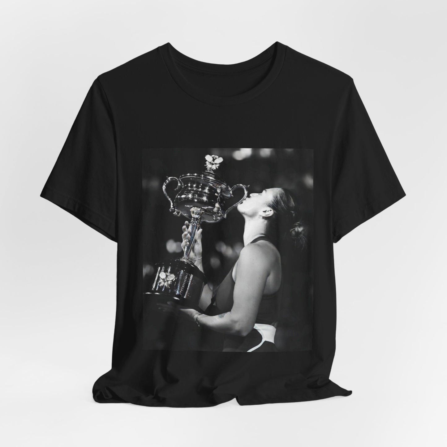Tennis Champion Sabalenka — Wimbledon trophy moment graphic T-Shirt