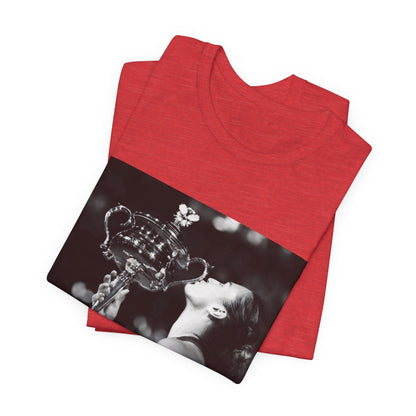 Tennis Champion Sabalenka — Wimbledon trophy moment graphic T-Shirt