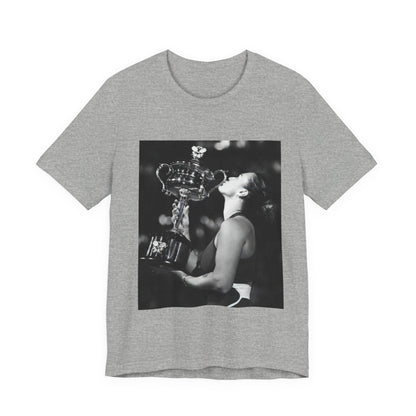 Tennis Champion Sabalenka — Wimbledon trophy moment graphic T-Shirt