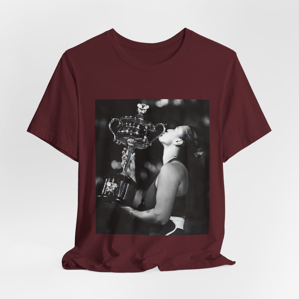 Tennis Champion Sabalenka — Wimbledon trophy moment graphic T-Shirt