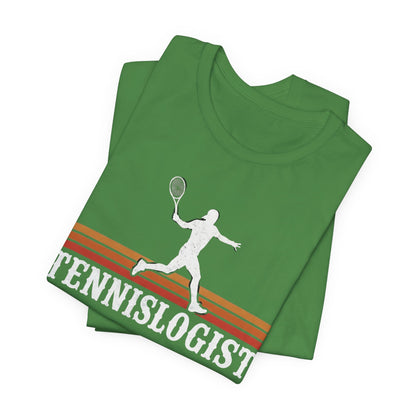 Tennislogist T‑Shirt – Retro Tennis Player Graphic Tee for Coaches & Fans