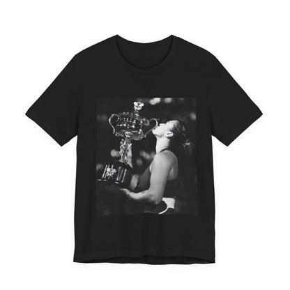 Tennis Champion Sabalenka — Wimbledon trophy moment graphic T-Shirt