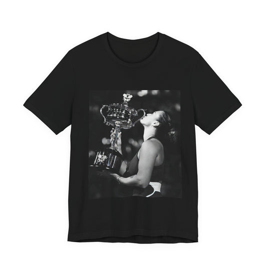 Tennis Champion Sabalenka — Wimbledon trophy moment graphic T-Shirt