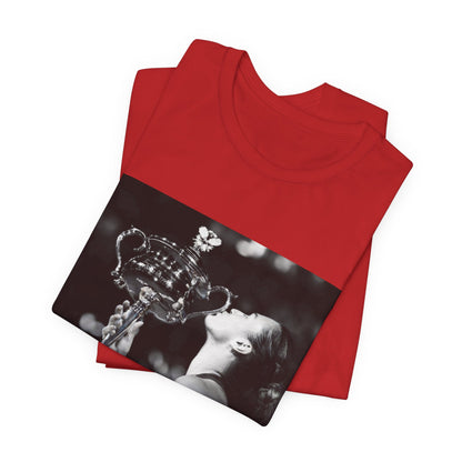 Tennis Champion Sabalenka — Wimbledon trophy moment graphic T-Shirt