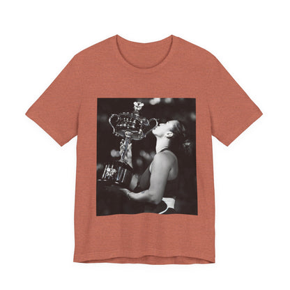 Tennis Champion Sabalenka — Wimbledon trophy moment graphic T-Shirt